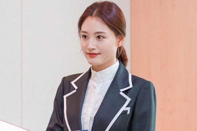 After The Devil Judge, Kim Jae Kyung to make her drama return with SBS Again My Life, airing in 2022. She'll play as Kim Han Mi, a beautiful woman who's living a hidden life. The Drama also stars Lee Joon Gi, Lee Kyung Young, Kim Ji Eun.