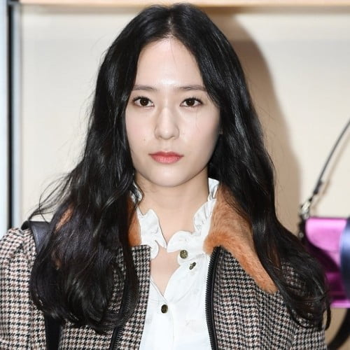 Krystal will play Lee Shin Ah, Noh Go Jin's secretary who doesn't have much of a presence.