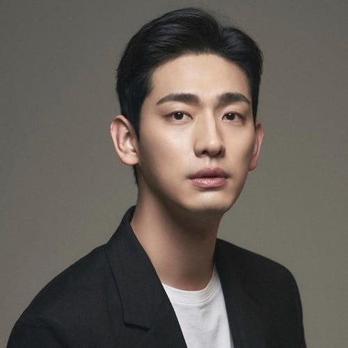 Han Ki Joon played by Yoon Park is a charming and astute character with a quick wit.